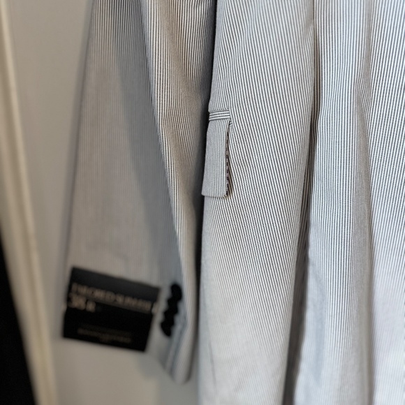 Men’s Suit Jacket / Blazer (38R) | Tailored Slim Fit - Banana Republic - Picture 9 of 10